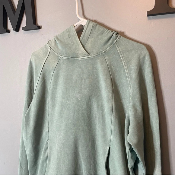 Lululemon Scuba Pullover Washed Blue Charcoal size 8 - Picture 4 of 14